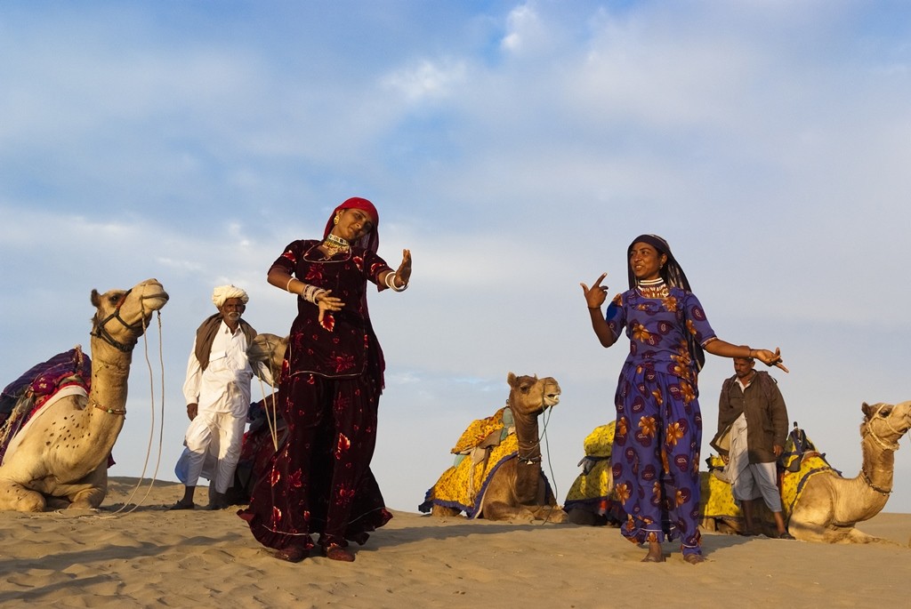 Традиційні танцюристи на фестивалі пустелі Джайсалмер