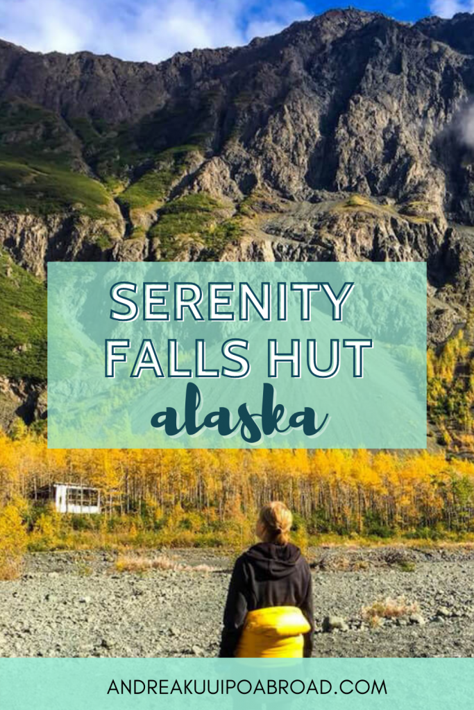 Зупиніться в цій будиночці загального користування в Еклутні на Алясці. Serenity Falls Hut – це будиночок, який ви можете орендувати. До нього можна дістатися після 12-мильної прогулянки або велосипедної прогулянки вздовж красивого льодовикового озера. Якщо ви хочете додати трохи пригодницька подорож у відпустку на Аляску, тоді додайте це до свого списку. #alaska #hiking #biking #bikepacking #cabinreview