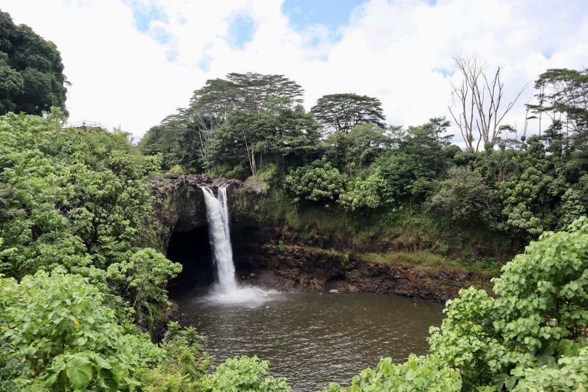 Веселковий водоспад на Великому острові на Гаваях