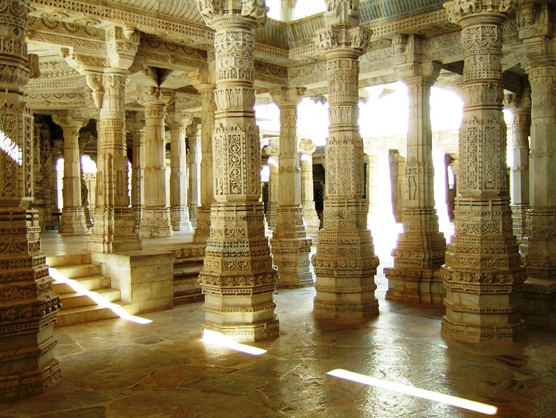 ranakpur-jain- marble-temple-pillars-frescoes-apr-2004-02