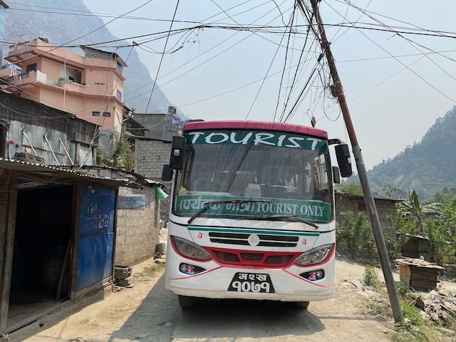 Наш автобус з Покхари до Дарбанда