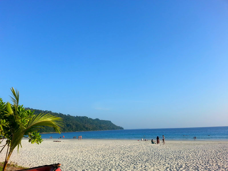 Веселитися на пляжі Радханагар в Андаманах! 
