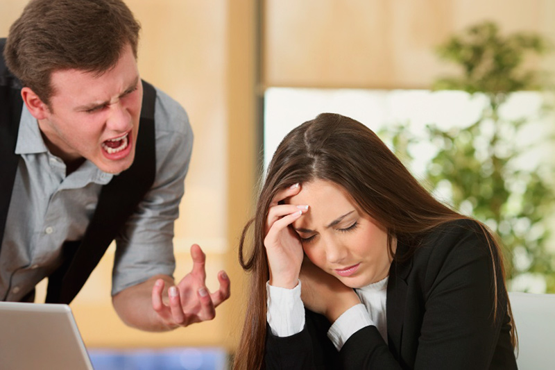 Як правильно поводитися з токсичними людьми