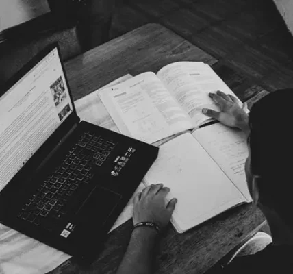 Як оформити дипломну роботу відповідно до ДСТУ: практичні поради студентам