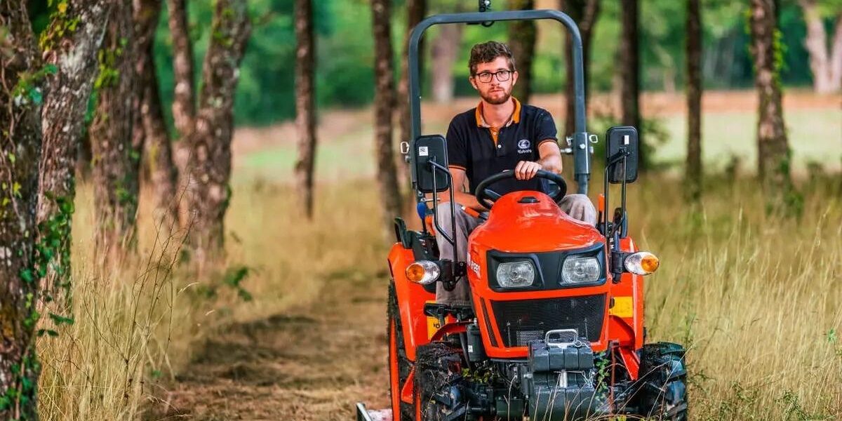 Мінітрактори в Україні: як обрати надійну модель для господарства чи дачі