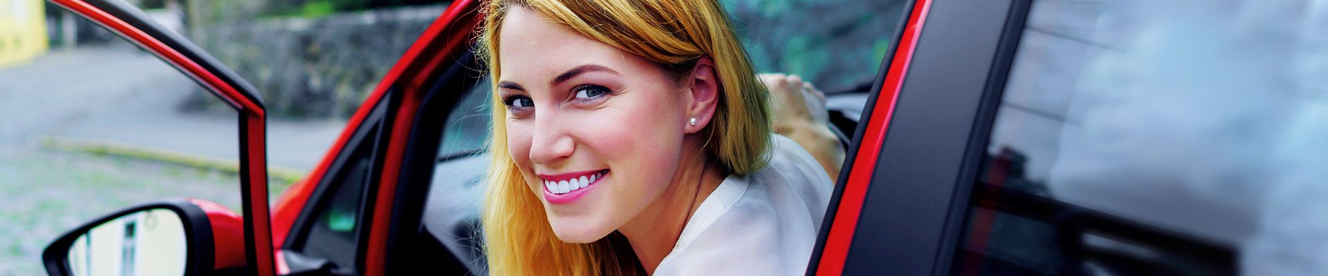 Страхування в Україні: як обрати надійний поліс і не переплатити