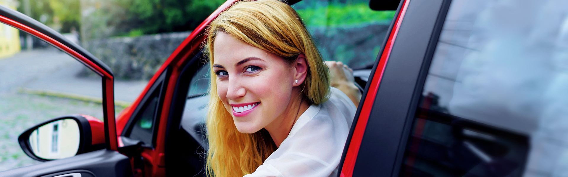 Страхування в Україні: як обрати надійний поліс і не переплатити