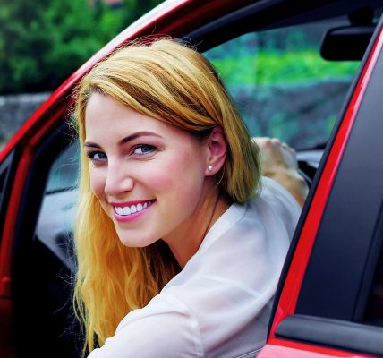 Страхування в Україні: як обрати надійний поліс і не переплатити