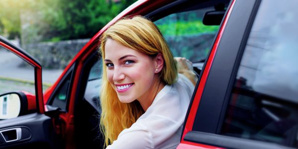 Страхування в Україні: як обрати надійний поліс і не переплатити