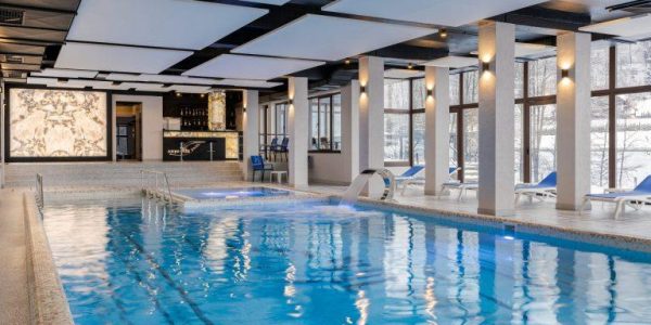 Відпочинок в Карпатах — СПА‑релакс та басейни з підігрівом у горах