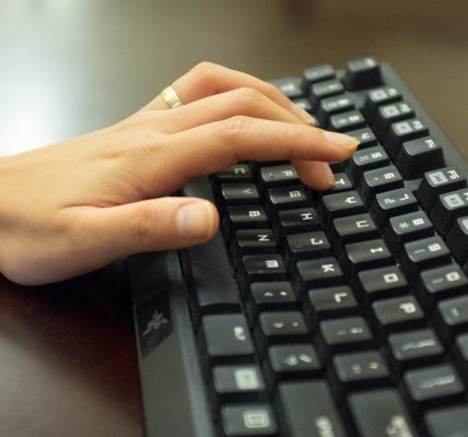 Як замовити публікацію статті у журналі Web of Science (WoS) і не втратити гроші та час