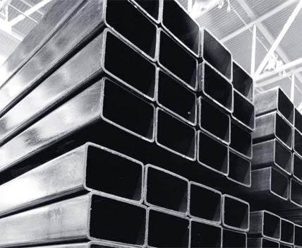 Почему украинцы все чаще выбирают профильную трубу для своих проектов