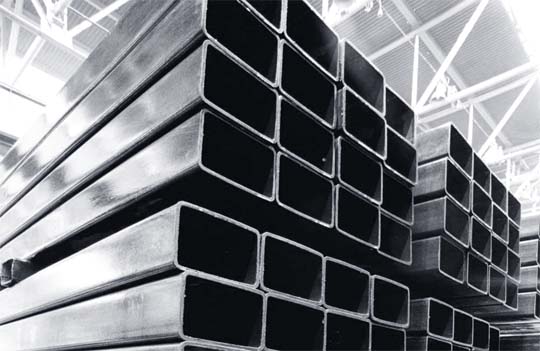 Почему украинцы все чаще выбирают профильную трубу для своих проектов